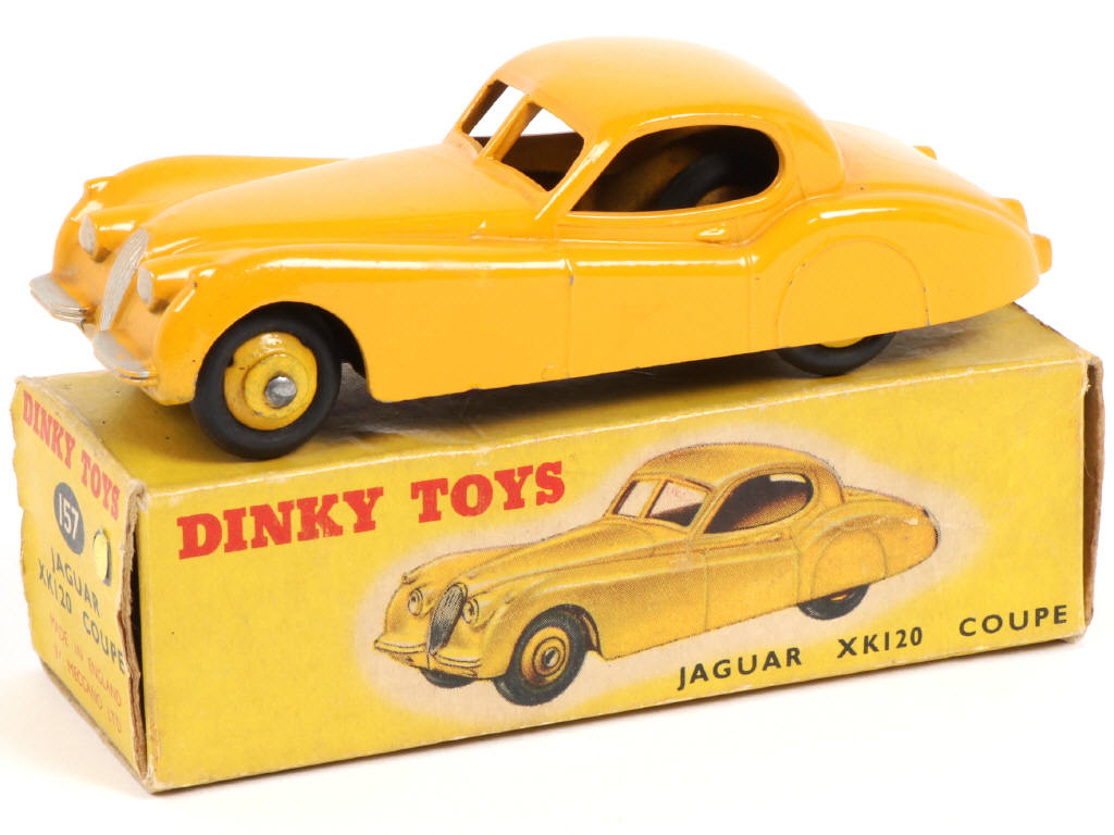 Lot 551 - DINKY TOYS (GB) (1)