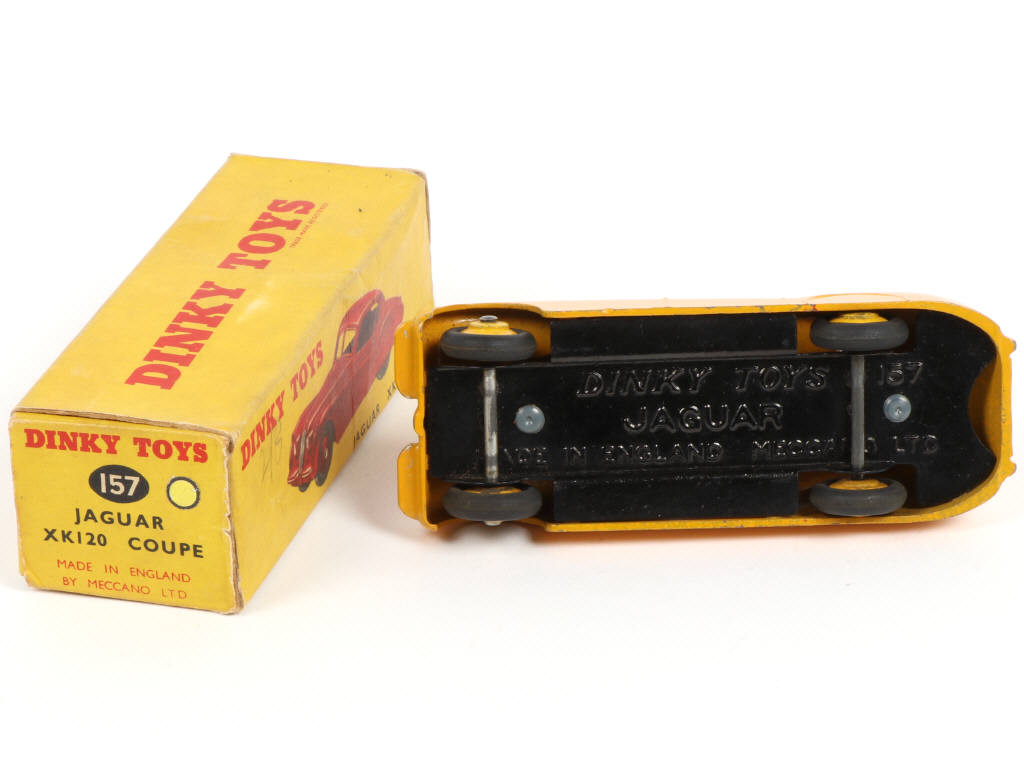 Lot 551 - DINKY TOYS (GB) (1)