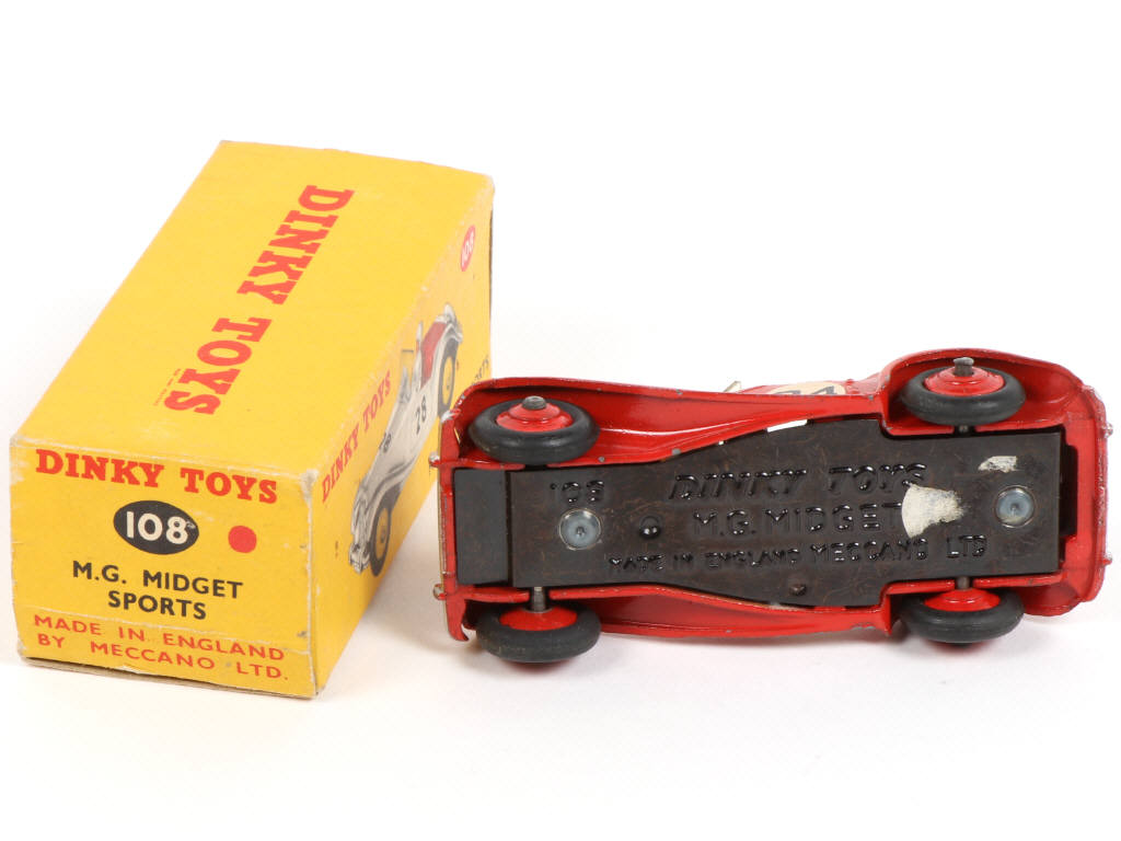 Lot 549 - DINKY TOYS (GB) (1)