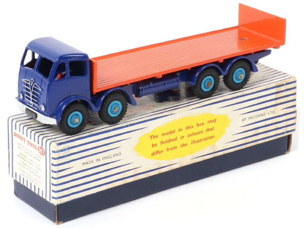 Lot 590 - DINKY TOYS (GB) (1)