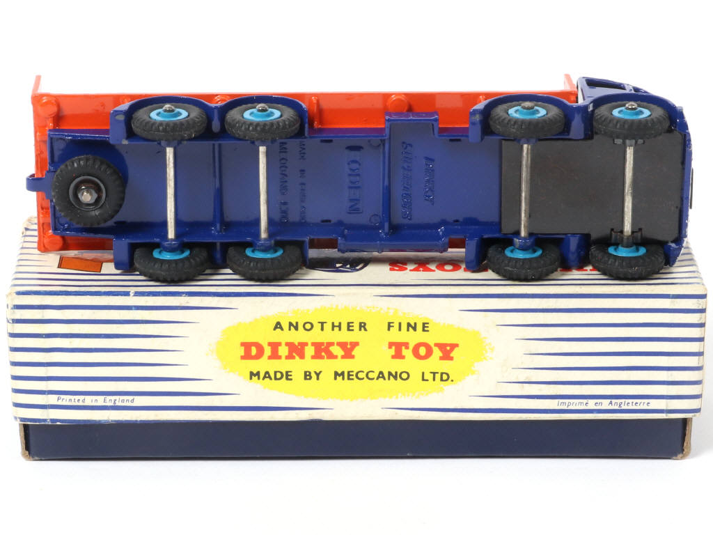 Lot 590 - DINKY TOYS (GB) (1)