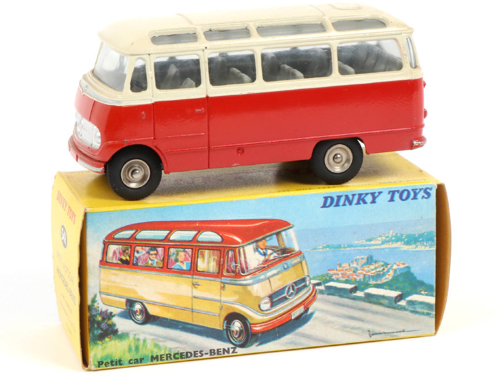 Lot 488 - DINKY TOYS (FRANCE) (1)