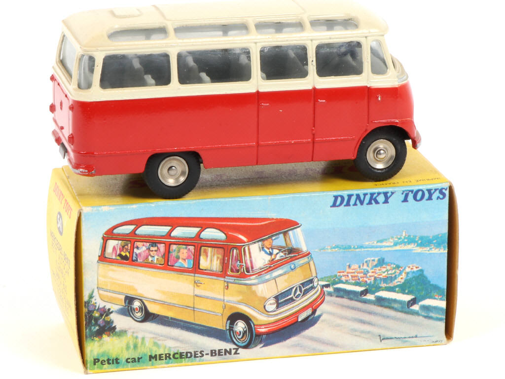 Lot 488 - DINKY TOYS (FRANCE) (1)