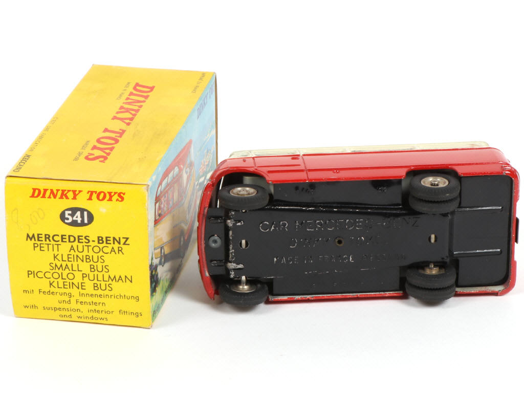 Lot 488 - DINKY TOYS (FRANCE) (1)
