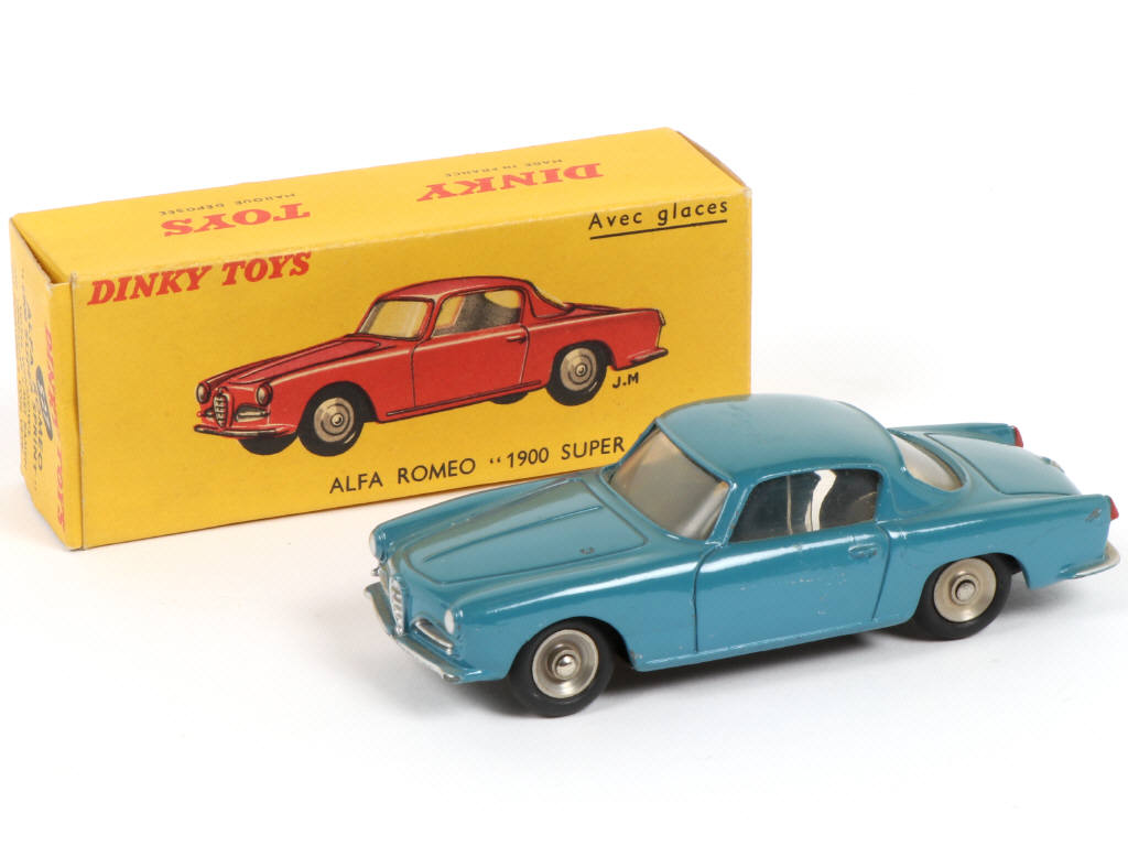 Lot 424 - DINKY TOYS (FRANCE) (1)