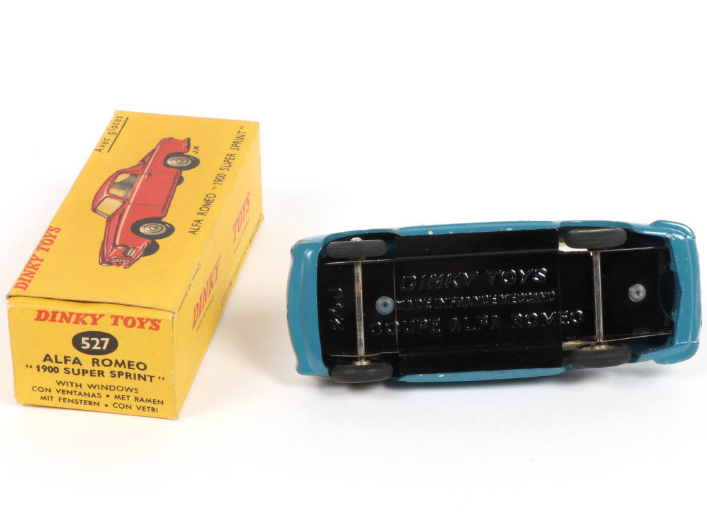 Lot 424 - DINKY TOYS (FRANCE) (1)