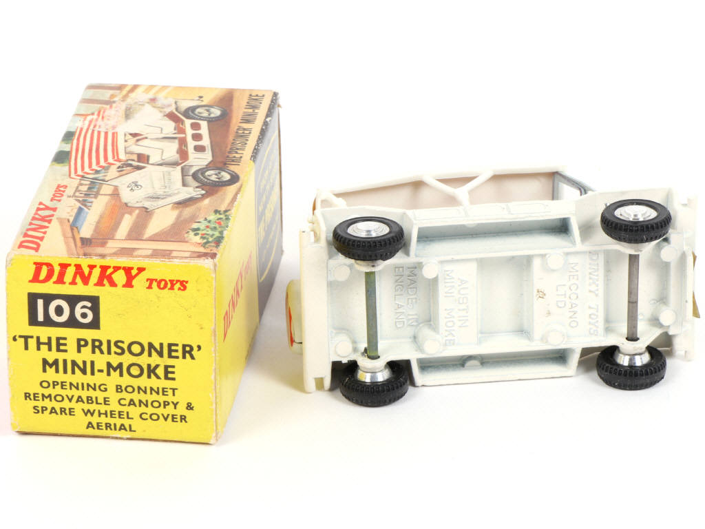 Lot 570 - DINKY TOYS (GB) (1)
