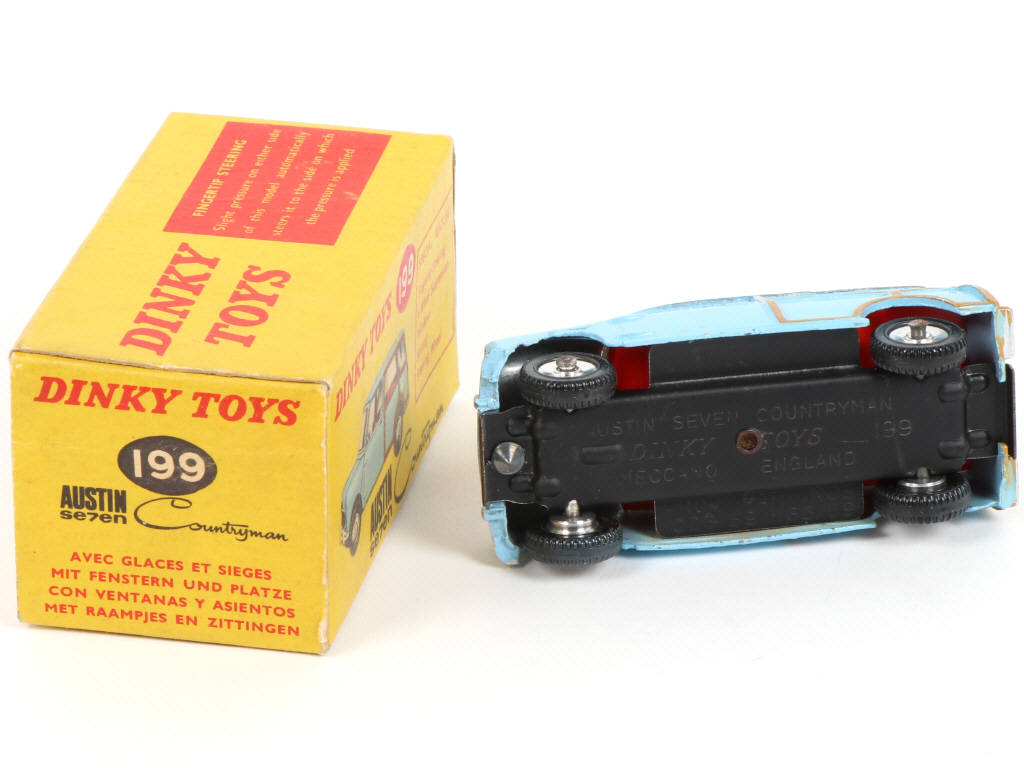 Lot 565 - DINKY TOYS (GB) (1)