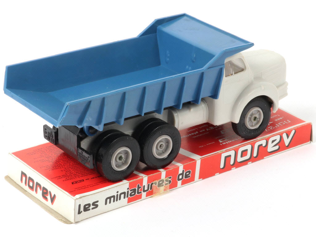 Lot 256 - NOREV (FRANCE) (1)