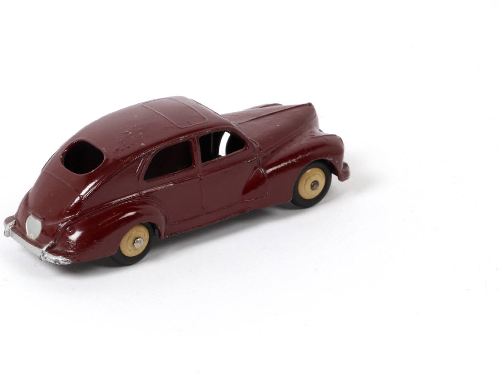 Lot 326 - DINKY TOYS (FRANCE) (1)