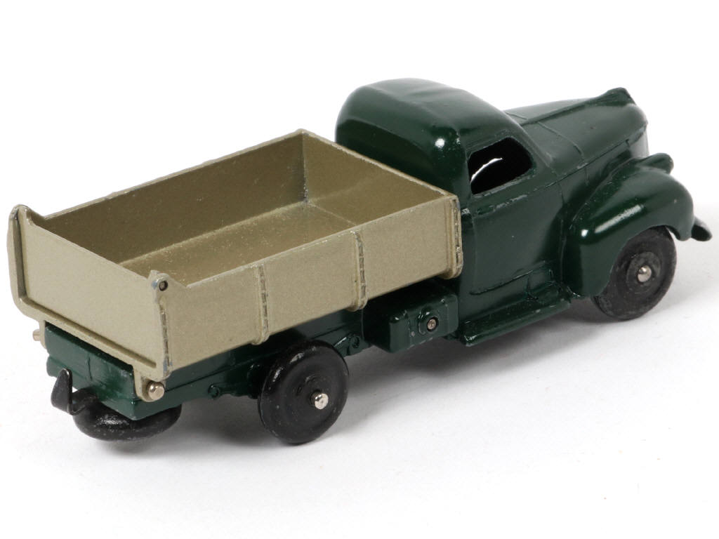 Lot 472 - DINKY TOYS (FRANCE) (1)