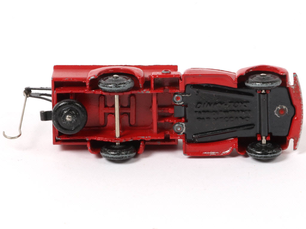 Lot 473 - DINKY TOYS (FRANCE) (1)