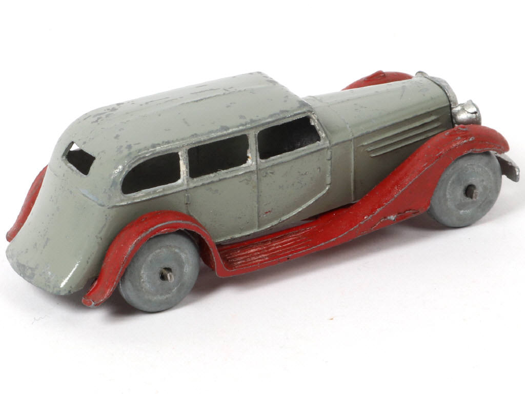 Lot 308 - DINKY TOYS (FRANCE) (1)