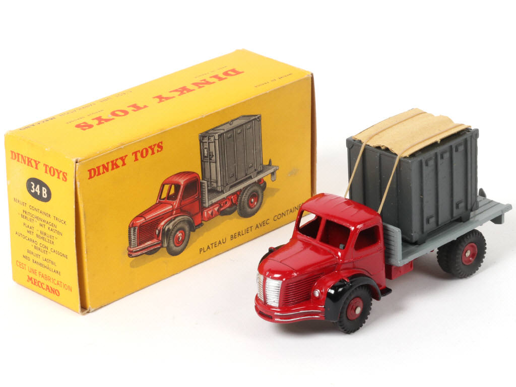 Lot 491 - DINKY TOYS (FRANCE) (1)
