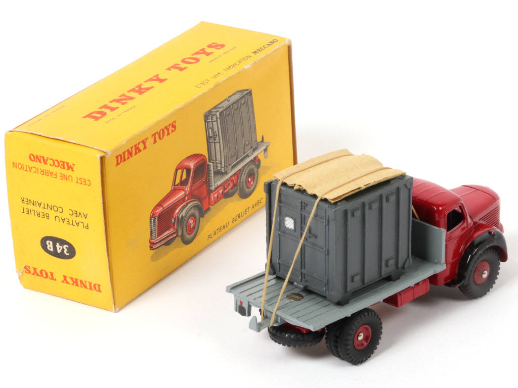 Lot 491 - DINKY TOYS (FRANCE) (1)