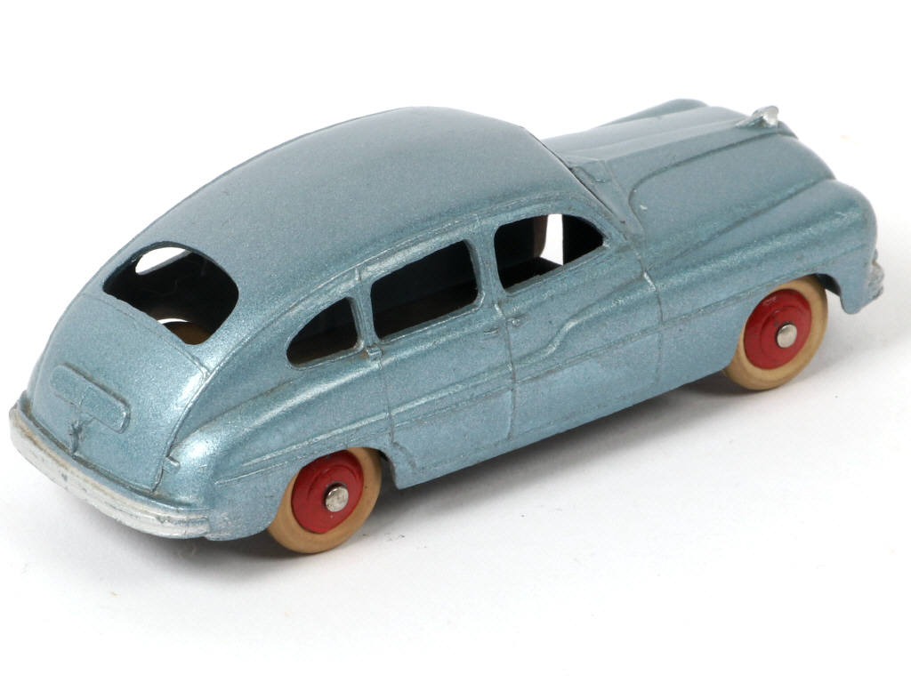 Lot 318 - DINKY TOYS (FRANCE) (1)