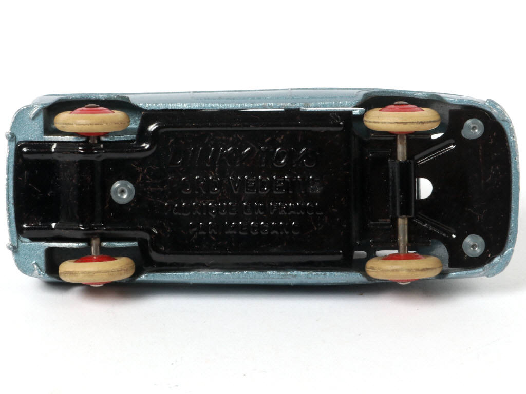 Lot 318 - DINKY TOYS (FRANCE) (1)