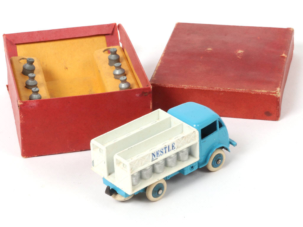 Lot 481 - DINKY TOYS (FRANCE) (1)