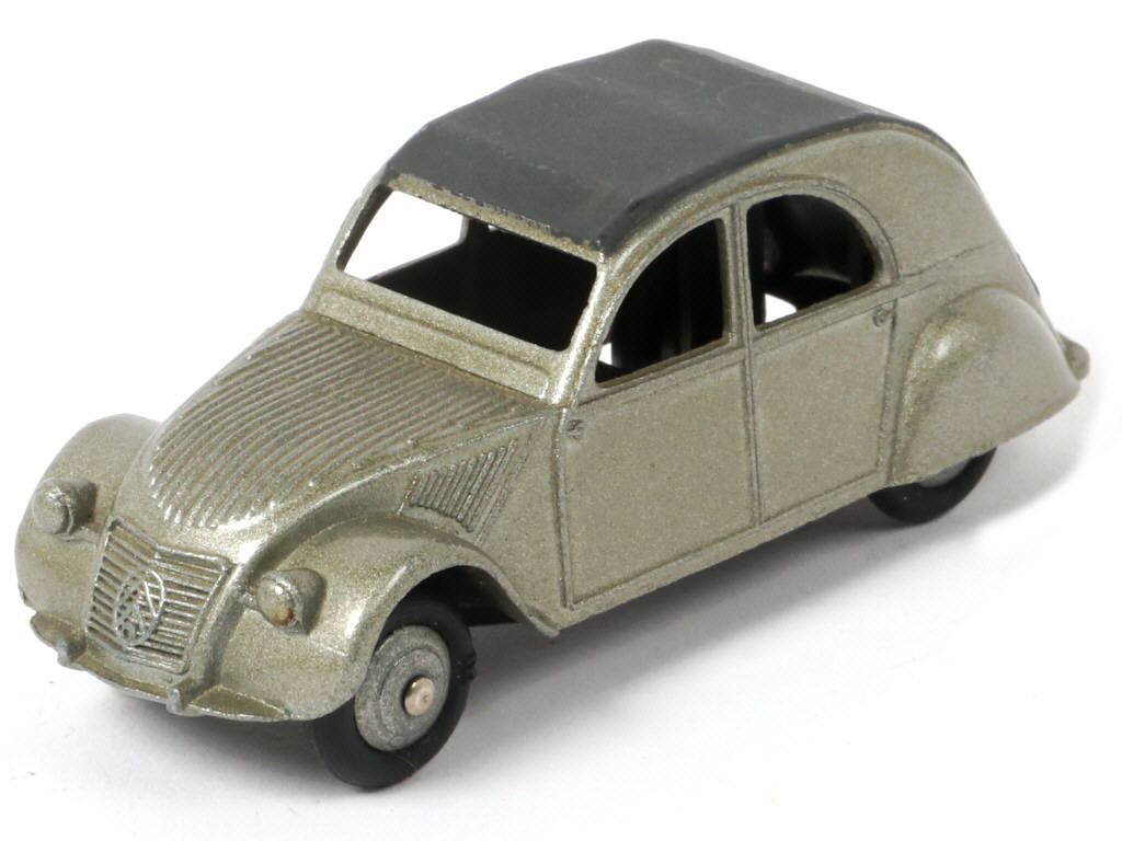 Lot 328 - DINKY TOYS (FRANCE) (1)
