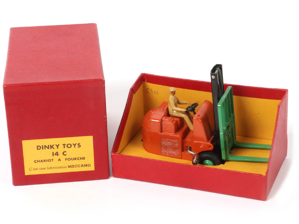 Lot 503 - DINKY TOYS (FRANCE) (1)