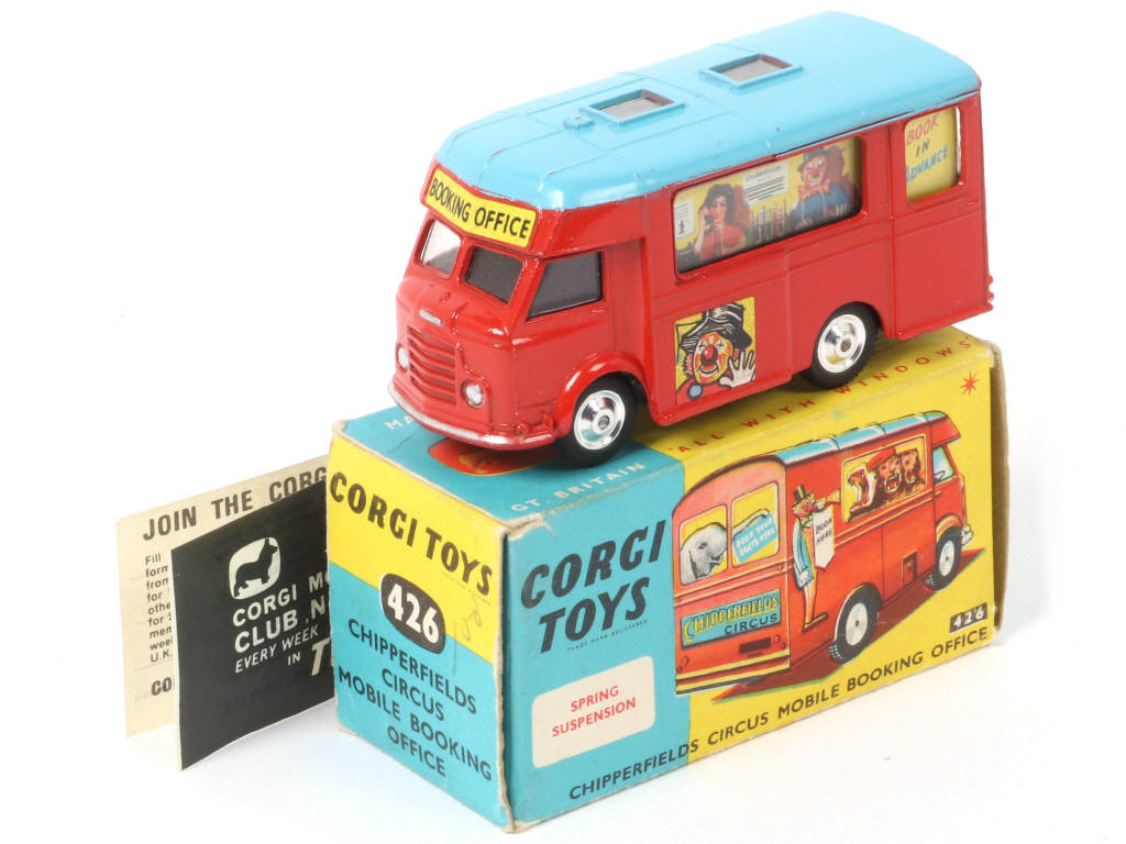 Lot 200 - CORGI TOYS (GB) (1)