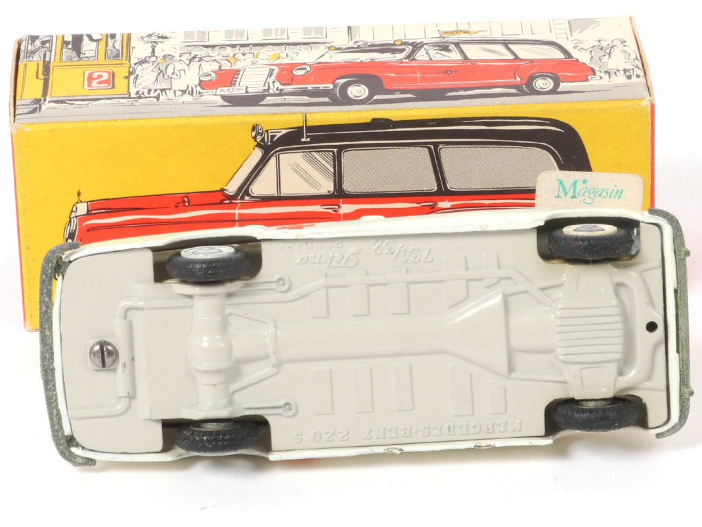 Lot 109 - TEKNO (DANEMARK) (1)