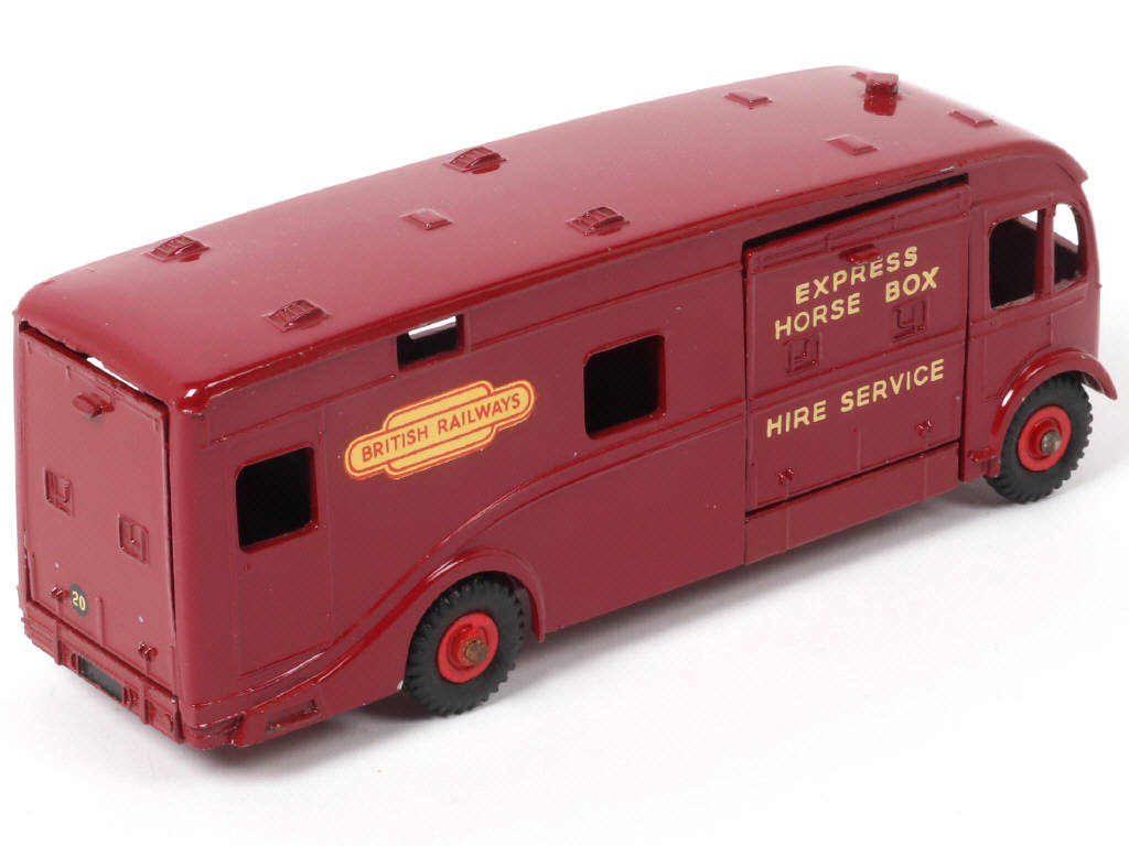 Lot 594 - DINKY TOYS (GB) (1)