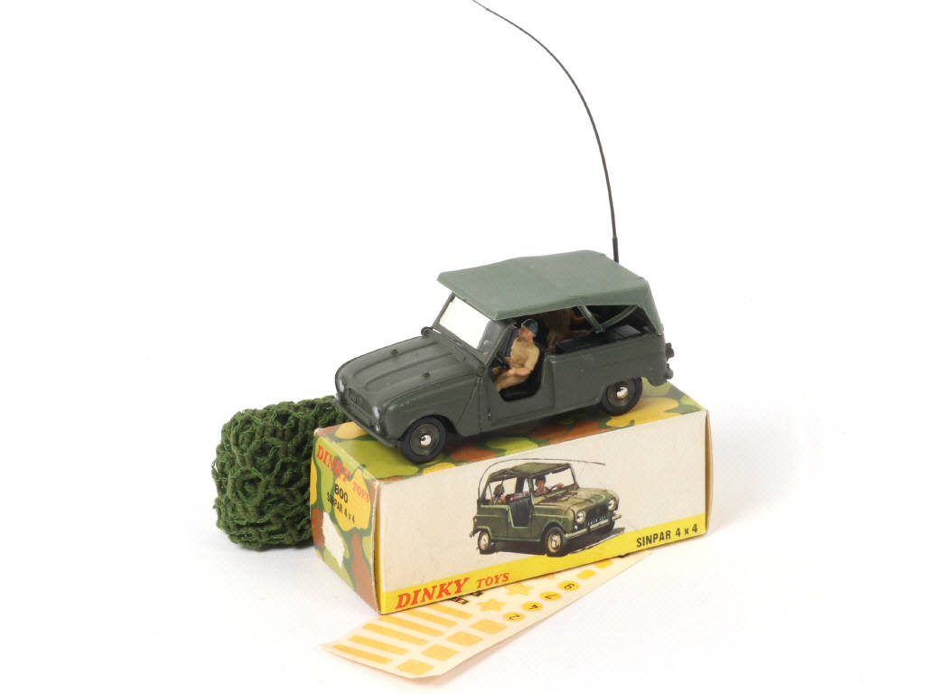 Lot 499 - DINKY TOYS (FRANCE) (1)