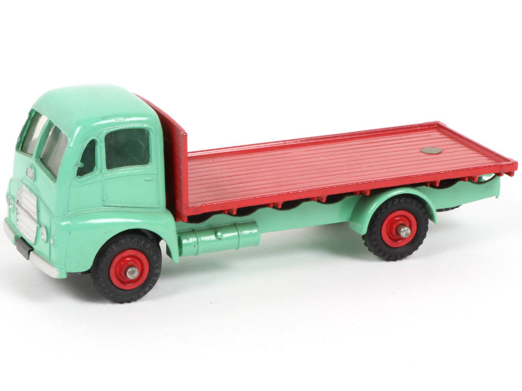 Lot 545 - DINKY TOYS (GB) (1)