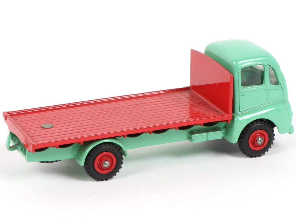 Lot 545 - DINKY TOYS (GB) (1)