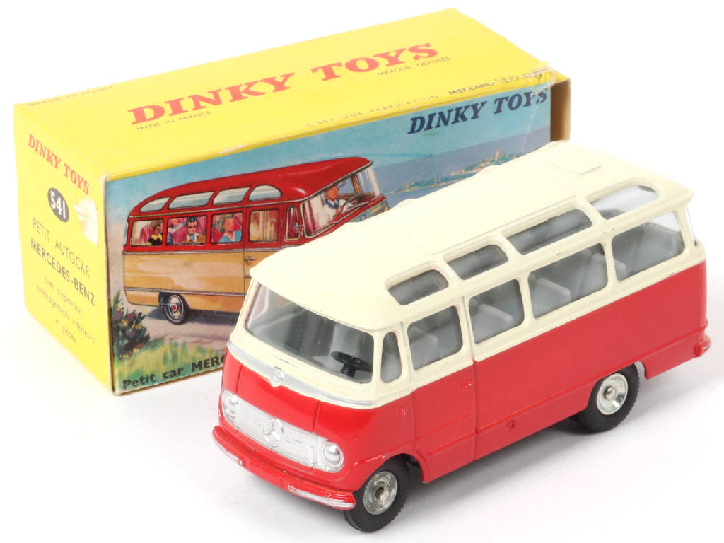 Lot 489 - DINKY TOYS (FRANCE) (1)