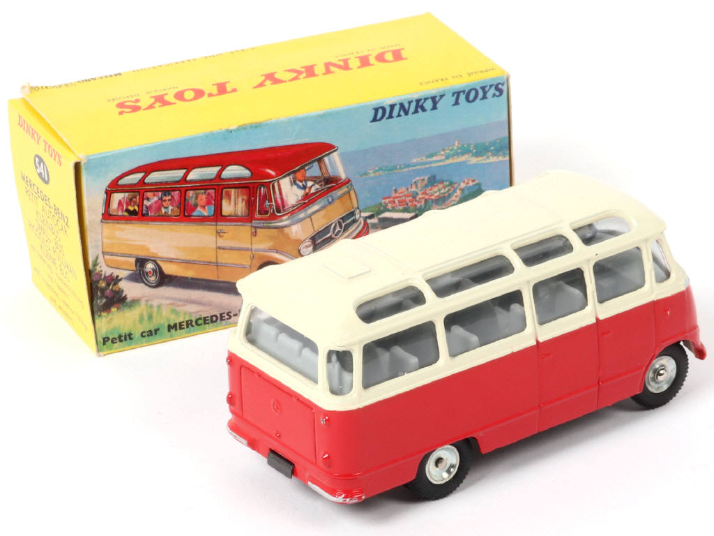 Lot 489 - DINKY TOYS (FRANCE) (1)