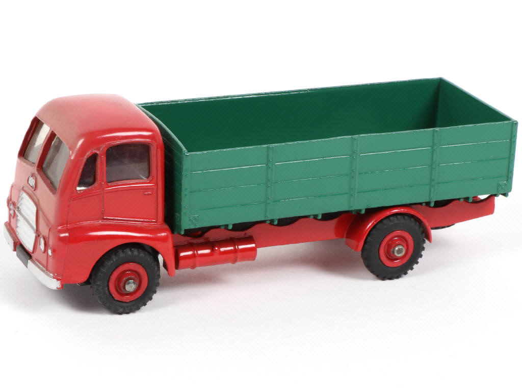 Lot 544 - DINKY TOYS (GB) (1)