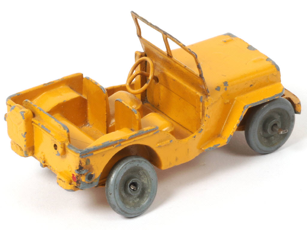 Lot 312 - DINKY TOYS (FRANCE) (1)