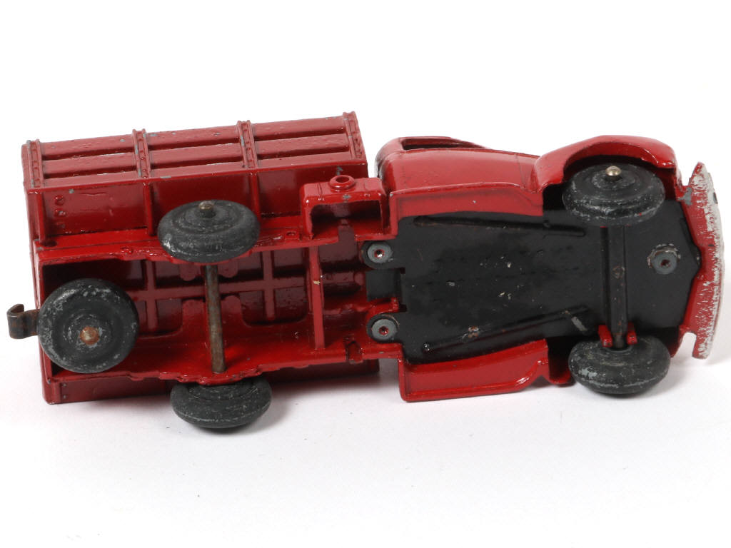 Lot 474 - DINKY TOYS (FRANCE) (1)