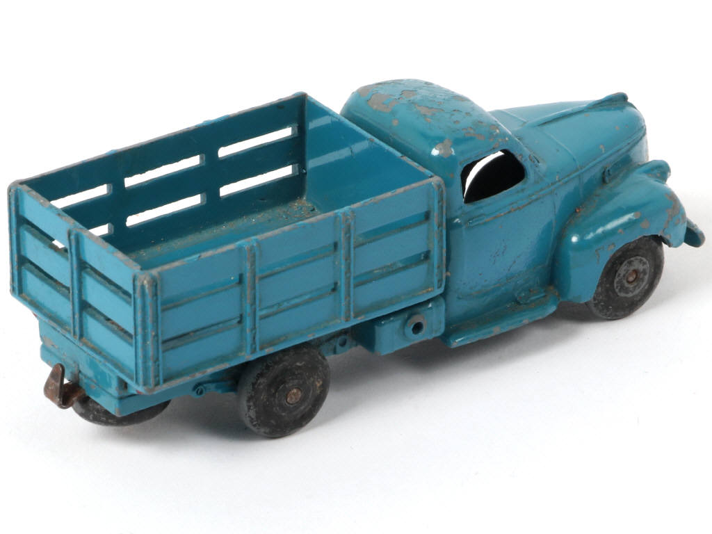 Lot 471 - DINKY TOYS (FRANCE) (1)