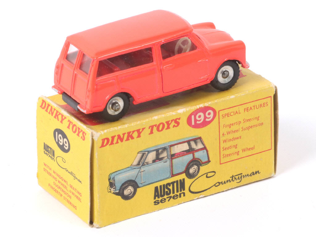 Lot 566 - DINKY TOYS (GB) (1)