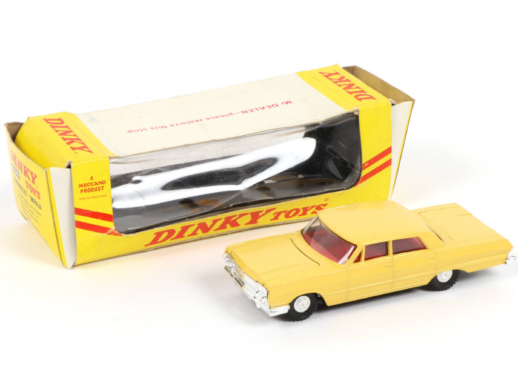 Lot 573 - DINKY TOYS (GB) (1)