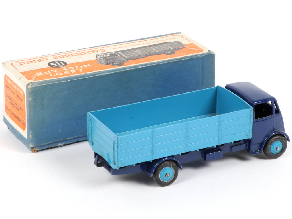 Lot 587 - DINKY TOYS (GB) (1)