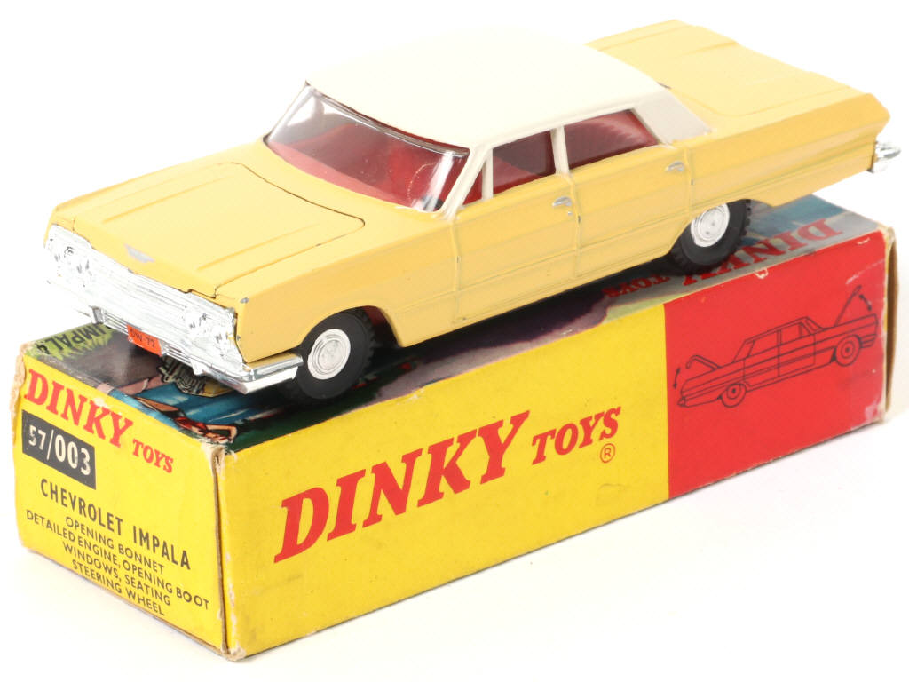 Lot 572 - DINKY TOYS (GB) (1)