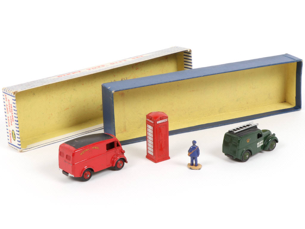 Lot 509 - DINKY TOYS (GB) (1)