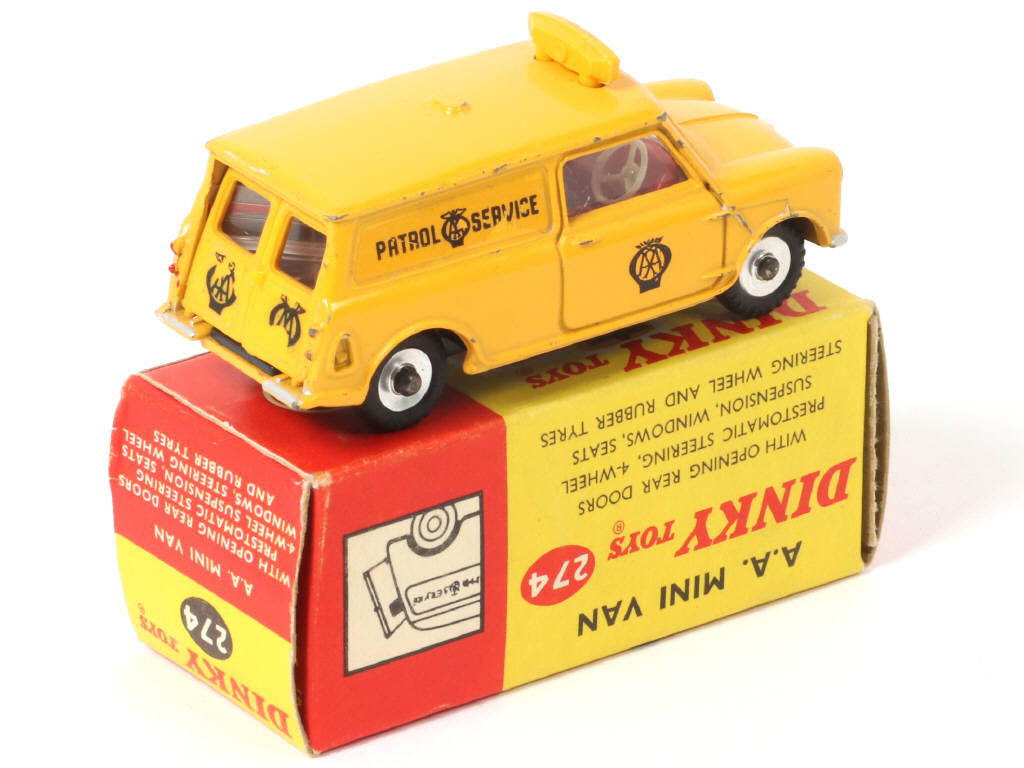 Lot 569 - DINKY TOYS (GB) (1)