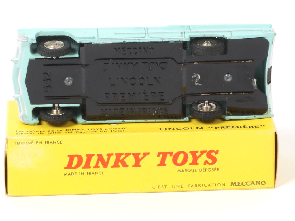 Lot 459 - DINKY TOYS (FRANCE) (1)