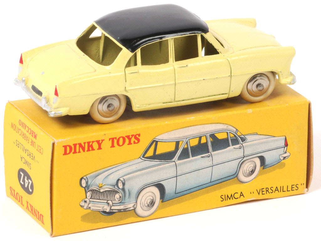 Lot 373 - DINKY TOYS (FRANCE) (1)