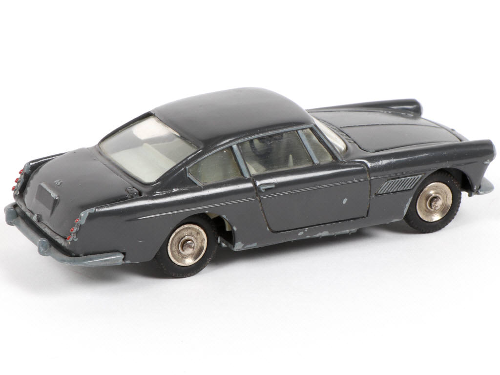 Lot 335 - DINKY TOYS (FRANCE) (1)