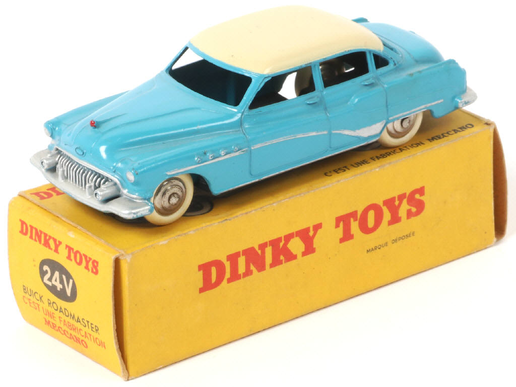 Lot 367 - DINKY TOYS (FRANCE) (1)