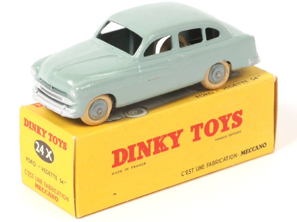 Lot 366 - DINKY TOYS (FRANCE) (1)