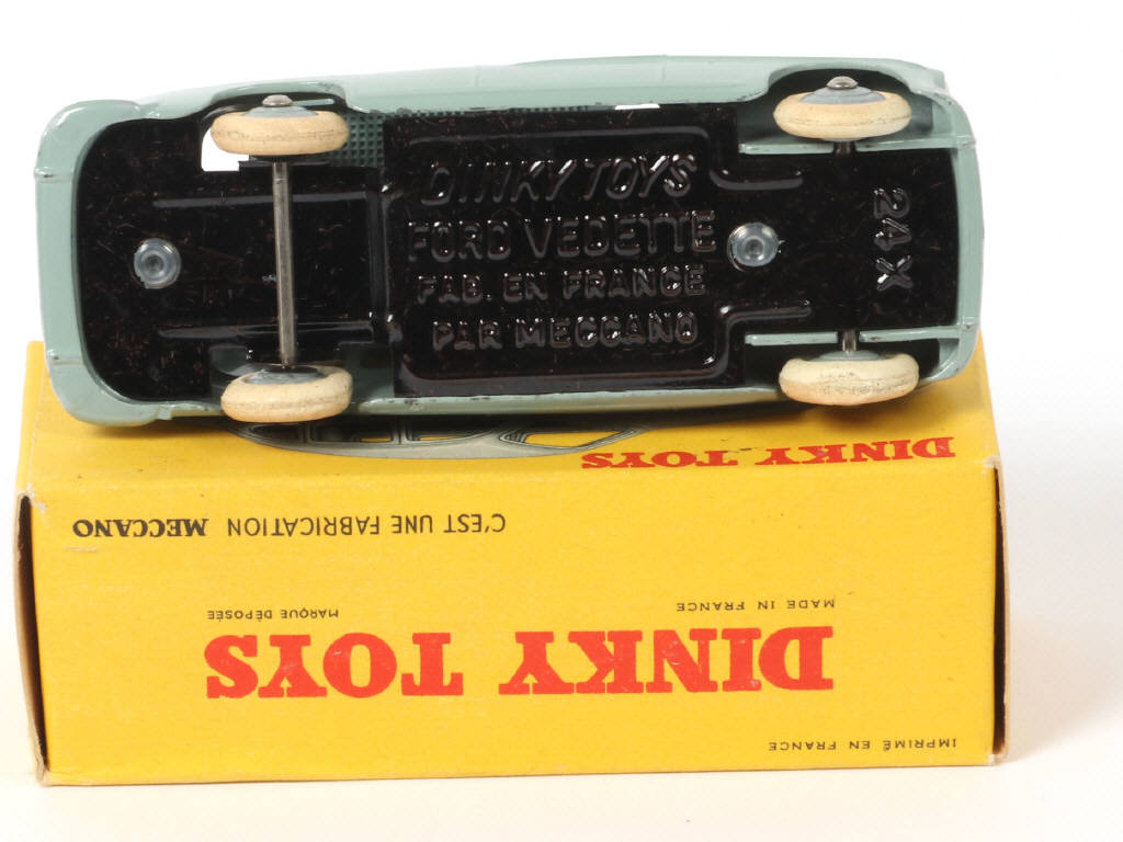 Lot 366 - DINKY TOYS (FRANCE) (1)