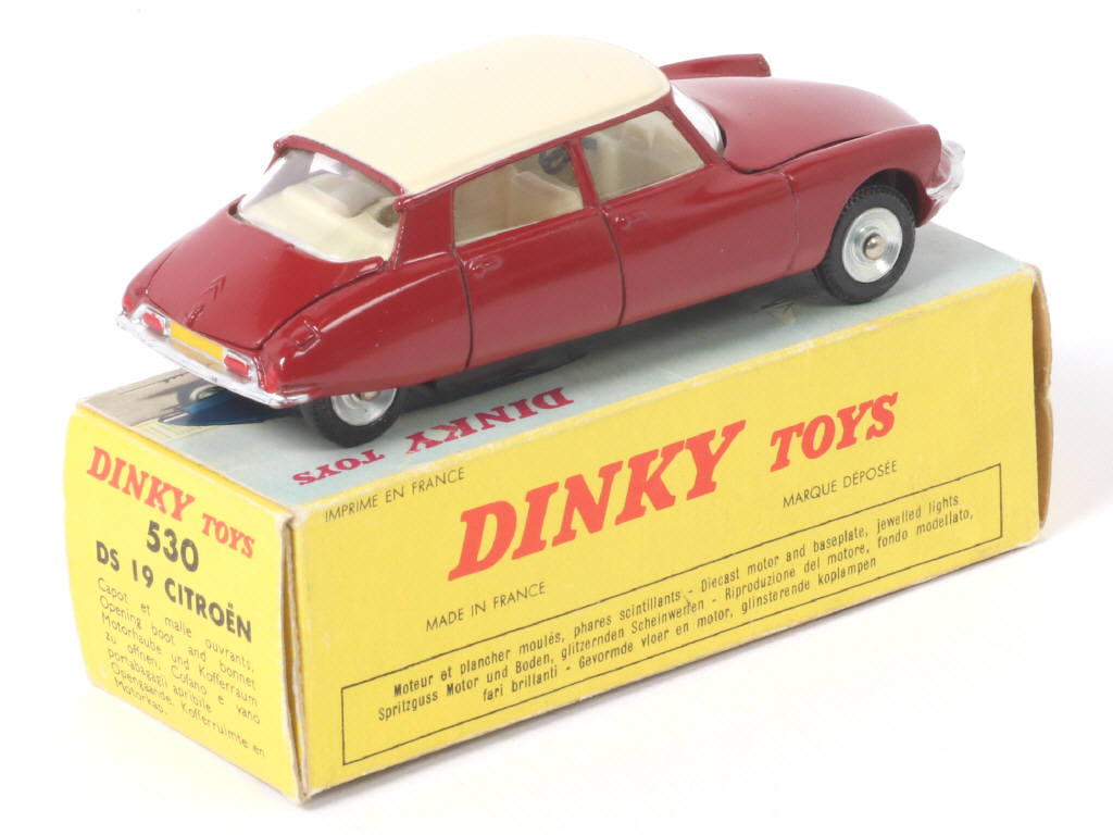 Lot 357 - DINKY TOYS (FRANCE) (1)