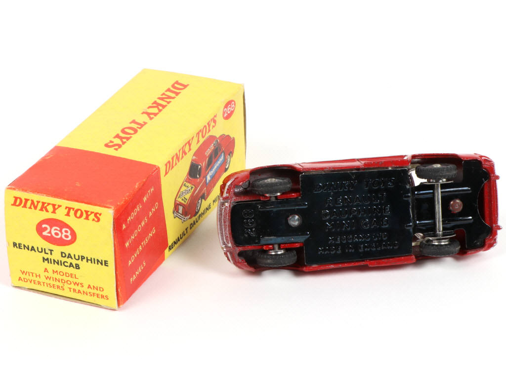 Lot 564 - DINKY TOYS (GB) (1)